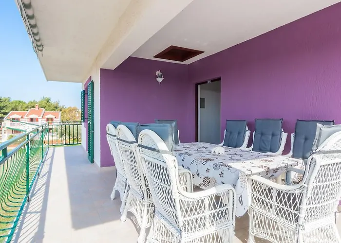 아파트 Boja 비오그라드나모루